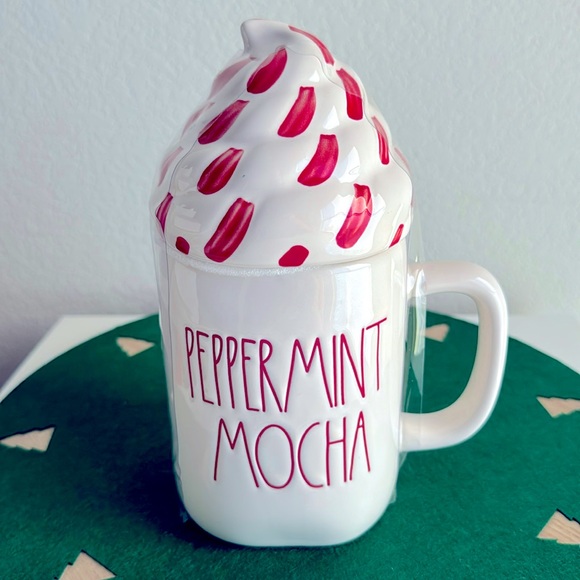 ❗️RAE DUNN PEPPERMINT MOCHA COFFEE HOLIDAY FARMHOUSE MUG X WHIPPED CREAM TOPPER - Picture 1 of 5